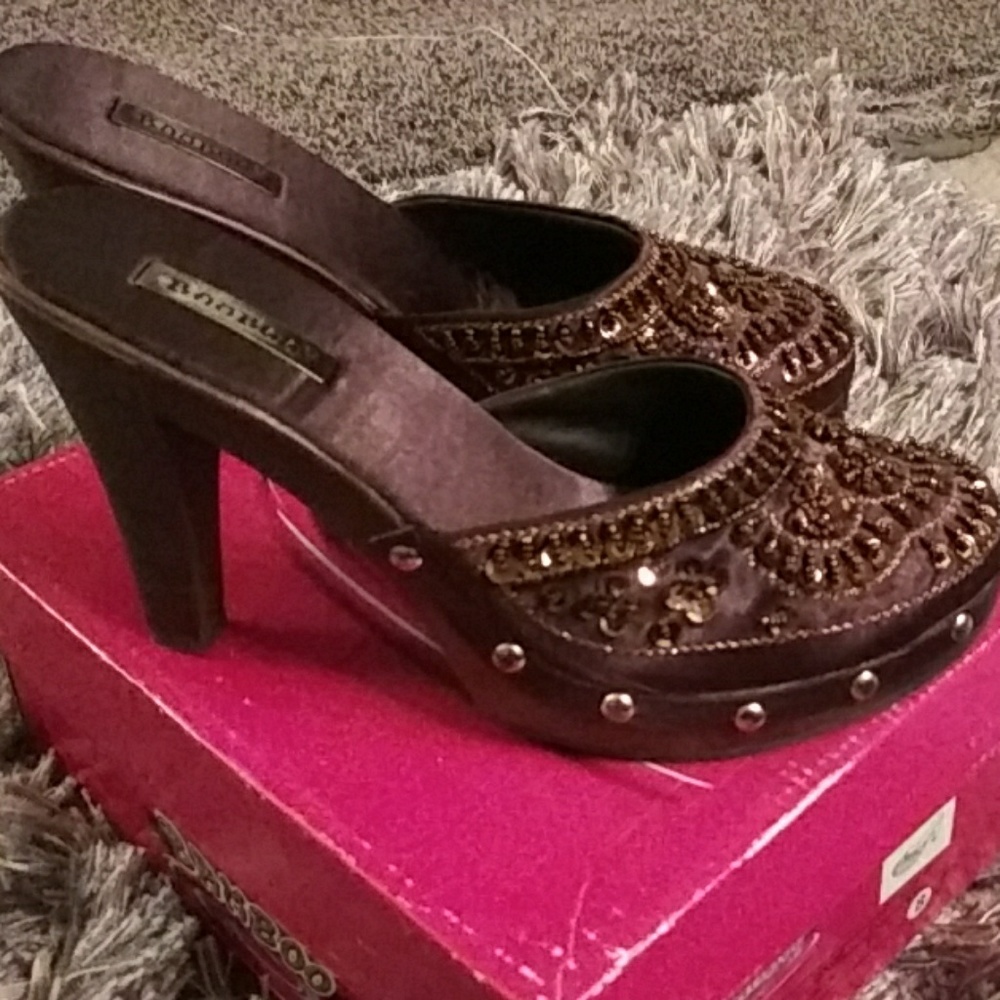 Shoe - Picture 4 of 5